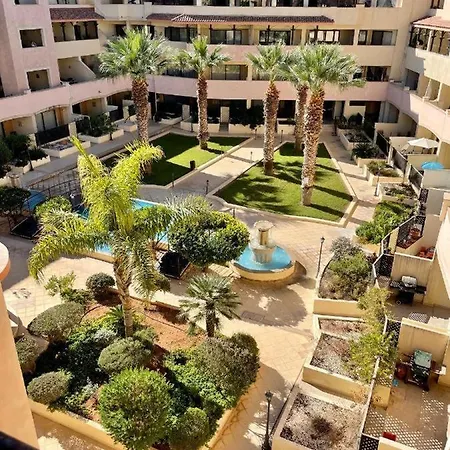Διαμέρισμα Queens Gardens 104