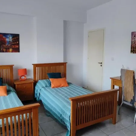 Διαμέρισμα Queens Gardens 104 *